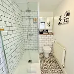 Filton's 2 Bedroom Flat With Parking Next To Filton College * Μπρίστολ