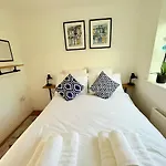 公寓 Filton's 2 Bedroom Flat With Parking Next To Filton College 布里斯托