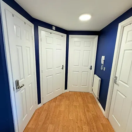 Filton's 2 Bedroom Flat With Parking Next To Filton College * Bristol