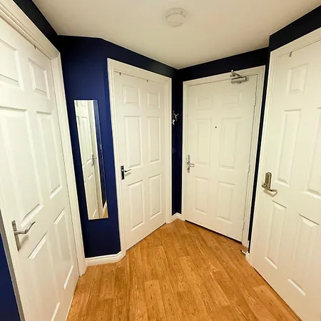 Filton's 2 Bedroom Flat With Parking Next To Filton College *