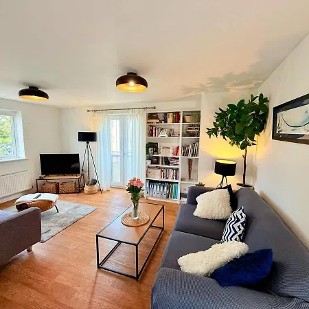 Appartement Filton's 2 Bedroom Flat With Parking Next To Filton College *