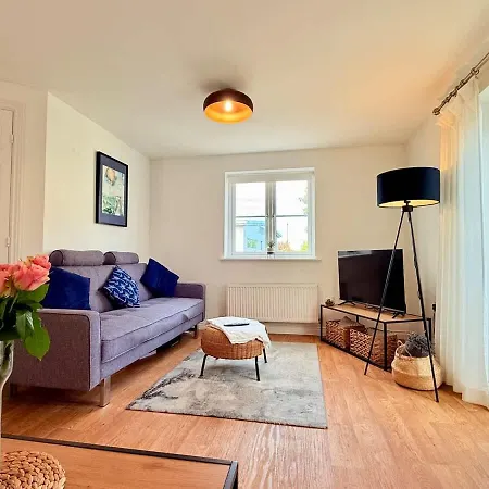 Apartament Filton's 2 Bedroom Flat With Parking Next To Filton College *