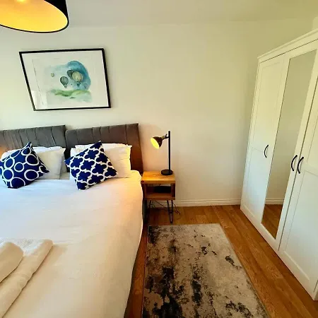 Apartamento Filton's 2 Bedroom Flat With Parking Next To Filton College Bristol