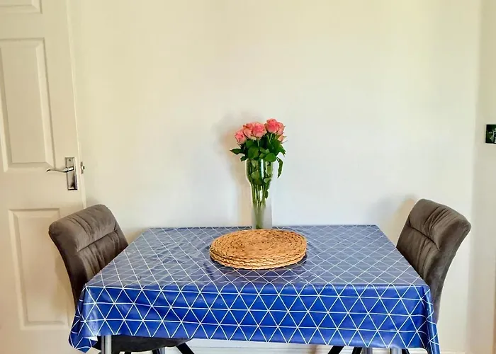 아파트 Filton's 2 Bedroom Flat With Parking Next To Filton College