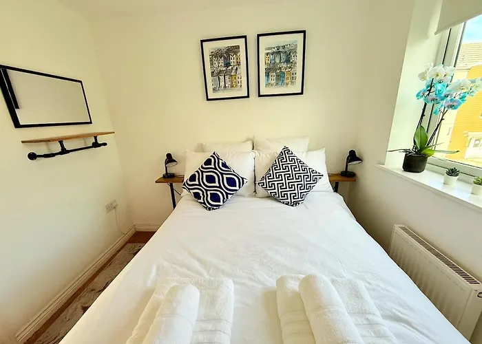 아파트 Filton's 2 Bedroom Flat With Parking Next To Filton College 브리스틀