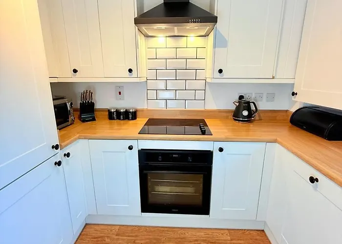 Filton's 2 Bedroom Flat With Parking Next To Filton College Apartmán Bristol