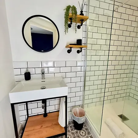 Appartamento Filton's 2 Bedroom Flat With Parking Next To Filton College