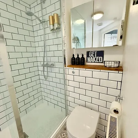 Filton's 2 Bedroom Flat With Parking Next To Filton College Appartamento Bristol