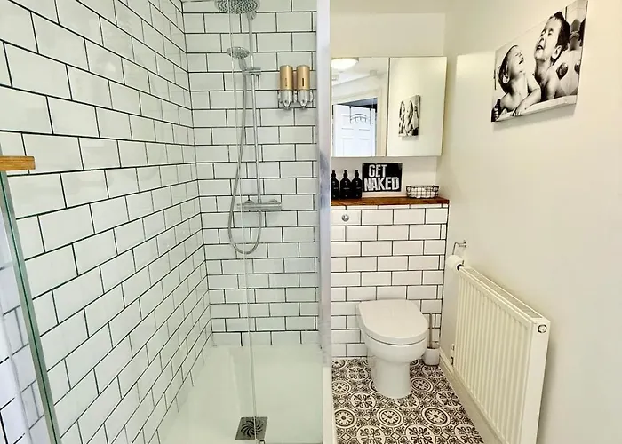 شقة Filton's 2 Bedroom Flat With Parking Next To Filton College