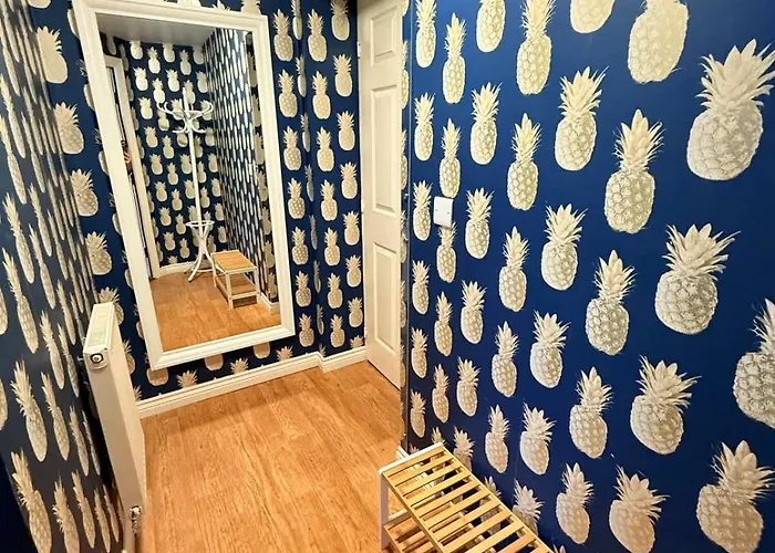 Apartment Filton's 2 Bedroom Flat With Parking Next To Filton College