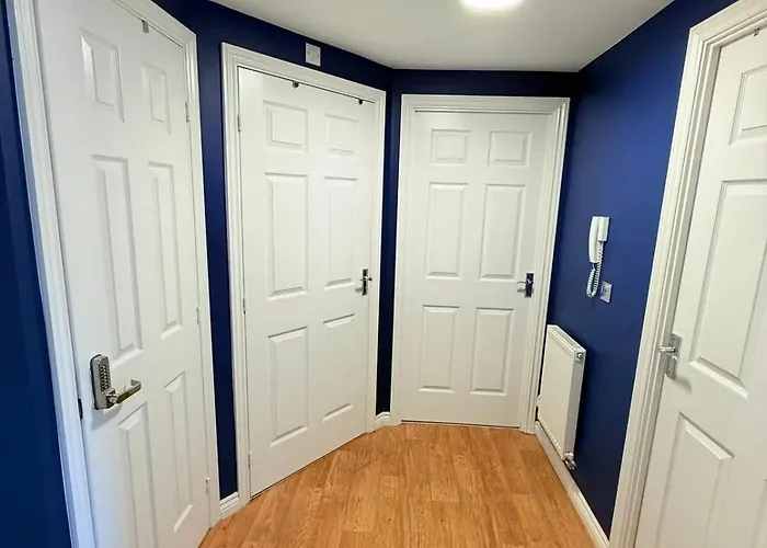 Filton's 2 Bedroom Flat With Parking Next To Filton College Appartement *